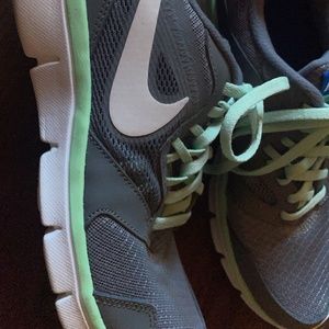 Womens Nike shoes 7.5